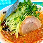 Tonchin Kan - 四川ラーメン(並) TP焼豚1枚・カイワレ