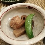 寿司竹 - お通し。あっさりとしています。