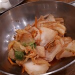 塩ホルモン 炭や - キムチは浅漬け風