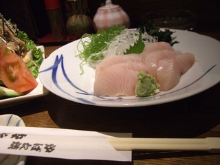 Robatayakikisaku - 刺身。いつも新鮮でぶつ切りが良い