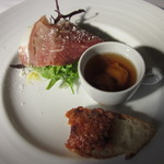 前菜　クロスティーニ、一口いっちゃいました＾＾；