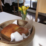 フォカッチャ　可憐なクロッカスが早春を感じさせてくれます・・