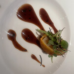 LE TRIANON - 帆立貝とフォアグラのパテ　トリュフ風味　マイクロリーフのサラダ添え