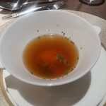 LE TRIANON - 蛤と野菜入りビーフコンソメスープ