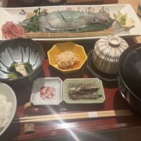対馬のどぐろとイカ活き造り 博多 魚蔵 都ホテル店 - 