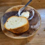 リヴォルツィオーネ - 自家製パン