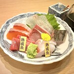 鯛之鯛 - 当店名物熟成魚と明石直送新鮮魚のお造り盛り合わせ