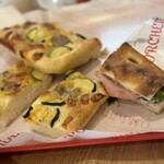 Focacceria IL GOLFO - シェア様にカットしてサーブしてくださいました。