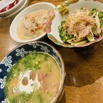 むつ五郎 - ホルモン煮込み、ホルモン酢和え、馬汁