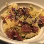 焼肉 神宮 - 和牛イチボ土鍋ご飯〜紫蘇の花を添えて〜