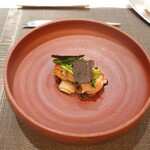 Restaurant L'Equateur - かぼんじりとホタテ貝、しいたけと空芯菜、黒トリュフを合わせて