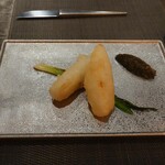 エクアトゥール - たけのこのフリット、行者にんにく