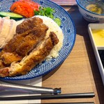 アジア食堂 新嘉坡鶏飯 - 全容