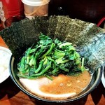 ラーメン 末廣家 - ラーメン、海苔増し、トッピング生ほうれん草