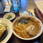 中国料理 海華 - 半ラーメン　Cセット