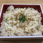 汐見 - お土産の筍炊き込みご飯