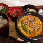 Panchan Wangu - 牛カルビチゲ定食