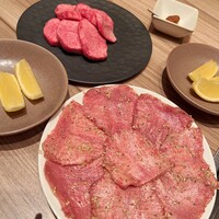 焼肉うしごろ 新宿三丁目店 - 