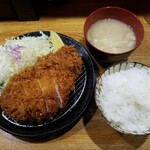 とんかつ 檍 - 上ロースかつ定食(200㌘) … 1,600円