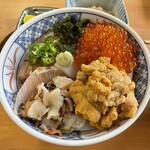Hanafusa - 古事記丼　全部のせにウニ追加トッピング