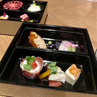 DINING & BAR TABLE 9 TOKYO - 