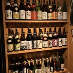 山田家 - 日本酒棚