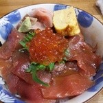 よっしゃ - マグロ漬けイクラ丼