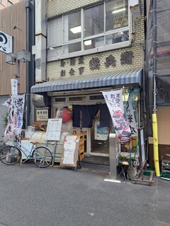 Yasu bee - お店の入り口。