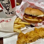ケンタッキーフライドチキン - 料理写真:チキンフィレバーガーセット、カーネルクリスピー