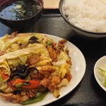 中華料理 天山 - 肉野菜炒め定食