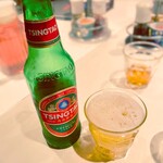 謝甜記 - 青島ビールはすっきりとした味わいで、辛口のキレがあり、中華料理との相性が抜群だった。