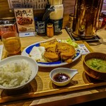 肉めし岡もと - チャーシューエッグ定食1089円です。