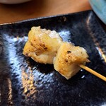 Tokusan - しっとりとした焼き加減ながら、皮目はパリッとしていてとても美味しい。最近　口にしたムネでは一番だ。塩焼きにしたのも正解だった。