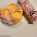 ラ ブティック ドゥ ジョエル・ロブション - ロブションのクリームパンとフイユテフレーズ