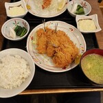 巣鴨ときわ食堂 - 【2023年09月】アジフライ＠730円、定食＠320円、タルタル＠90円、提供時。