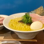 むかん 初台 - 名古屋コーチン塩・味玉