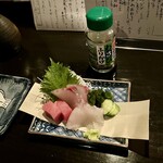 Sakana No Yoridokoro Tetora - お造り三点盛り1,250円本マグロ、シマアジ、コチ