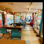 ドライブイン七輿 - 若い男性二人が楽しく食べてます　byまみこまみこ