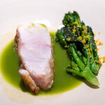 レストラン オオツ - 2024.3 愛南町産チャイロマルハタ マスタードリーフのソース ゆずもファーム産アレッタ カラスミ