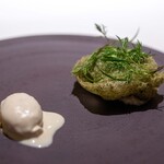 レストラン オオツ - 2024.3 那珂湊産800gサイズ大穴子を春菊と芹を練り込んだフリットで 蕗の薹アイスクリーム