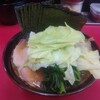 横浜ラーメン 田上家 - チャーシューメン 並 950円
トッピング 
のり 100円
きゃべつ 100円
味 濃いめ
麺 固め
油 多めはやめてしまったそうなので普通