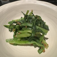 博多もつ鍋 やま中 赤坂店 - お通し ニラのピーナッツあえ 博多もつ鍋 やま中 赤坂店 - お通し ニラのピーナッツあえ