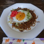 SIKISIMA - 焼きそば(680円)