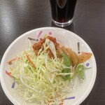中華料理 桂肴刀削麺 - 料理写真:セルフサラダと惣菜　サラダにドレッシングは無し