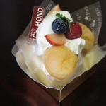 リッチモント - 料理写真:レアチーズシュー360円