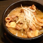 居酒屋 もぢょい有限会社 - 黒煮込み（マー油）　439円