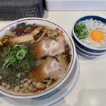 尾道ラーメン 丸ぼし - しらす丼も