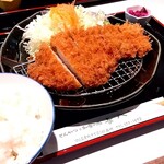 とんかつと和食の店 長八 - 上ロースカツ定食