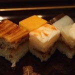 Yoshinosushi - 箱寿司（穴子、海老と厚焼き玉子、小鯛）