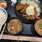 野郎めし 町田木曽店 - チキン南蛮定食　並　と単品モツ煮